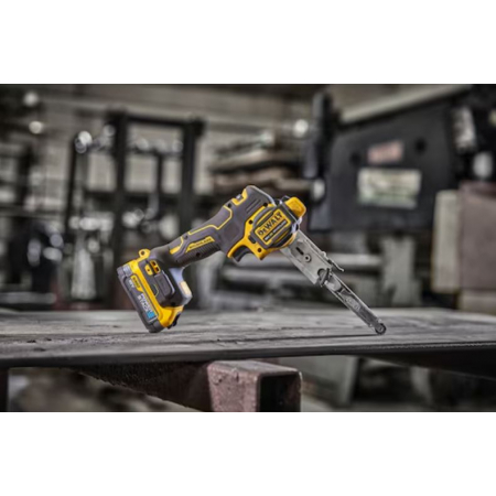 Pilnik taśmowy 18V DCM200N-XJ DeWalt