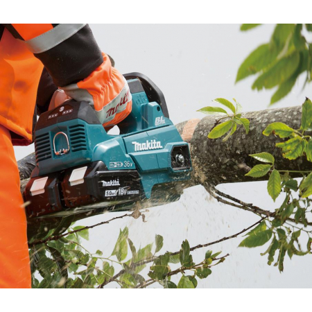 Piła łańcuchowa 30 cm akumulatorowa 2x18V/5,0Ah + ładowarka DUC306PT2B Makita