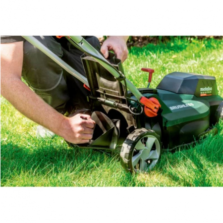 Kosiarka akumulatorowa 2x18V 36cm 2x5,2Ah RM 36-18 LTX BL 36 601716650 Metabo