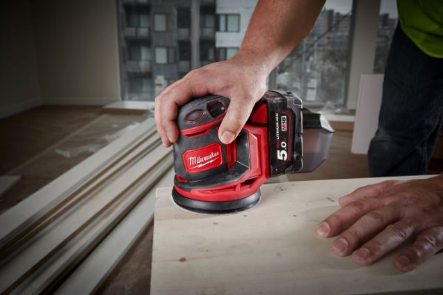 Szlifierka mimośrodowa 18V 125mm 2x5,0Ah M18BOS125-502B 4933464229 Milwaukee